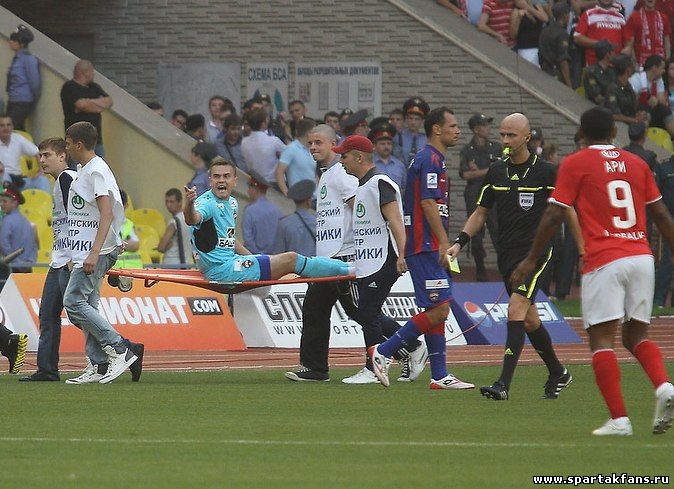 Акинфеев после столкновения с Веллитоном